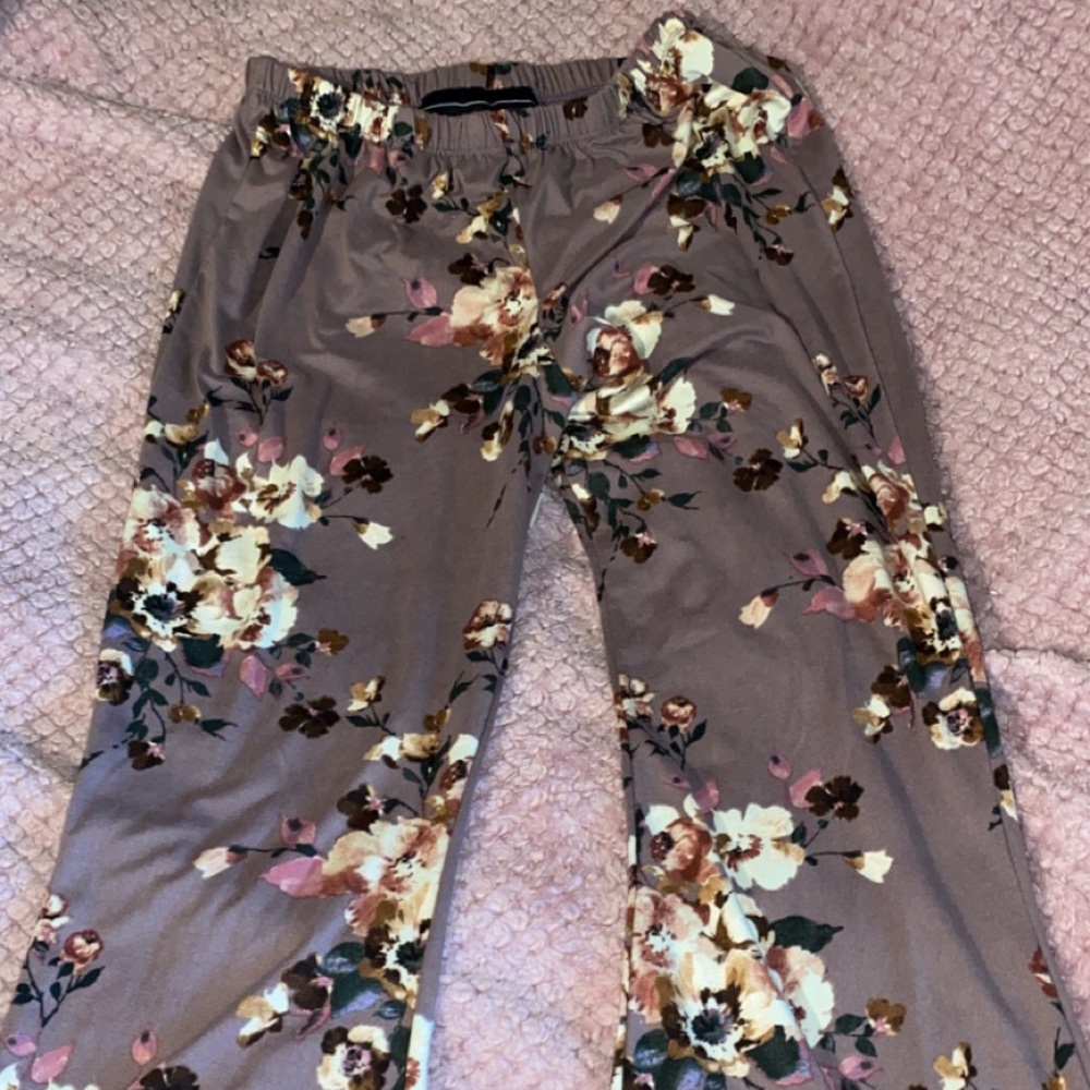 Fit and flare floral pants